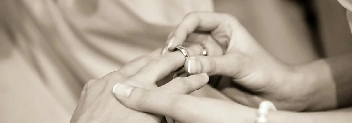/images/services/wedding-322034_1280-1210x423-1.webp
